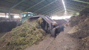 Bezoek aan lokaal bedrijf met hoogwaardige compost
